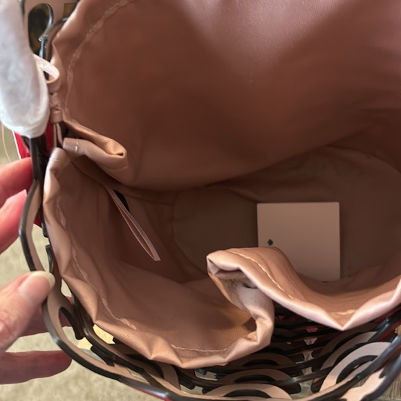 Kate Spade Dorie Medium Bucket handbag in hot chili red genuine leather - Picture 3 of 11